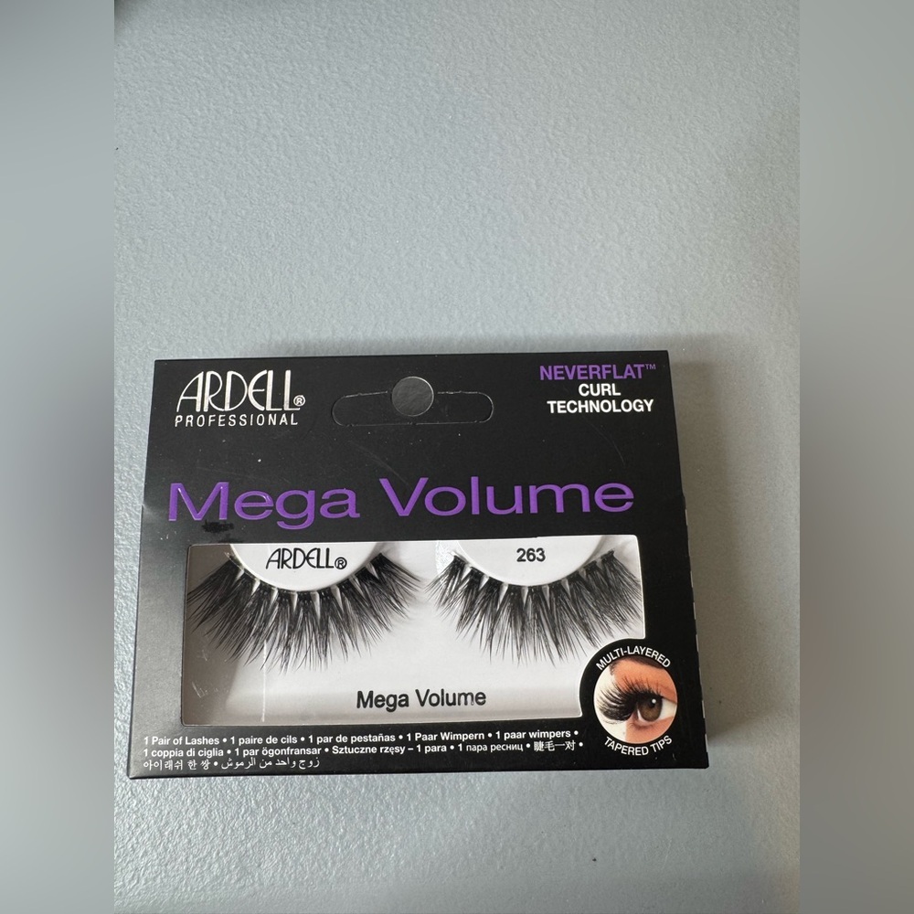 Ardell professional Mega Volume False Lashes never flat curl technology #263